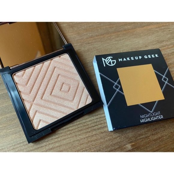 RARE Makeup Geek Nightlight Highlighter - Picture 3 of 4